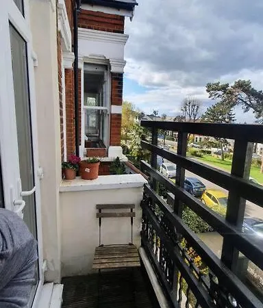 Entire Apartment Alexandra Palace, Londra Esterno foto
